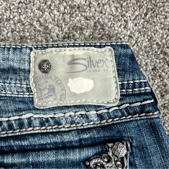 Silver Jeans Suki Flap Bootcut Medium Wash Distressed Faded Embellished, Size 26 - Picture 10 of 11